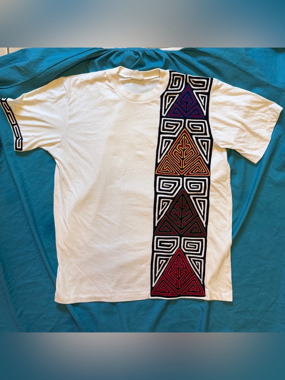 Vintage Tribal White T shirt Size Large